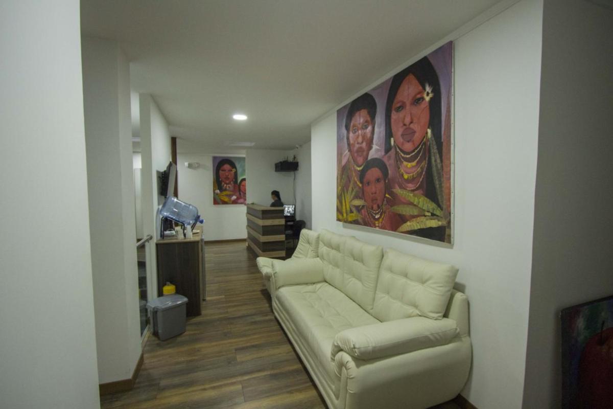 Hotel Junior Plaza - Housity