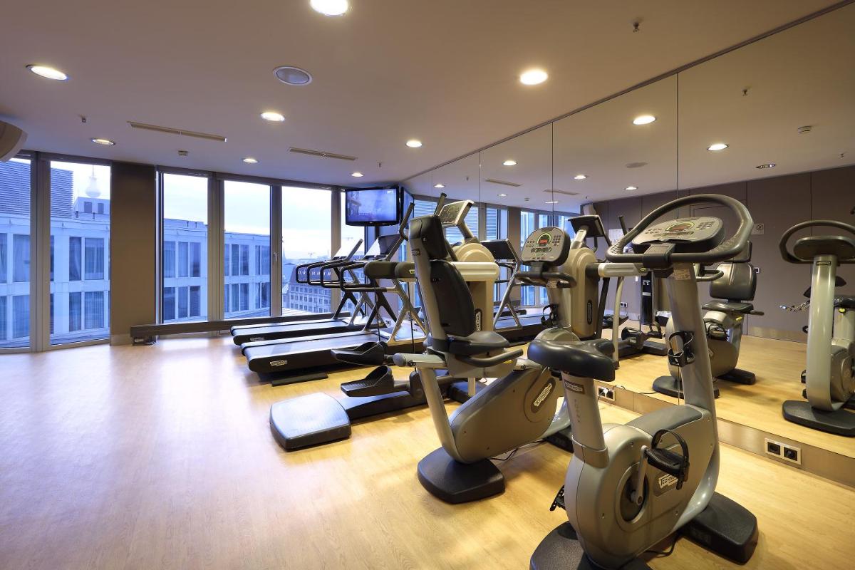 Das Fitnesscenter und/oder die Fitnesseinrichtungen in der Unterkunft Eurostars Berlin