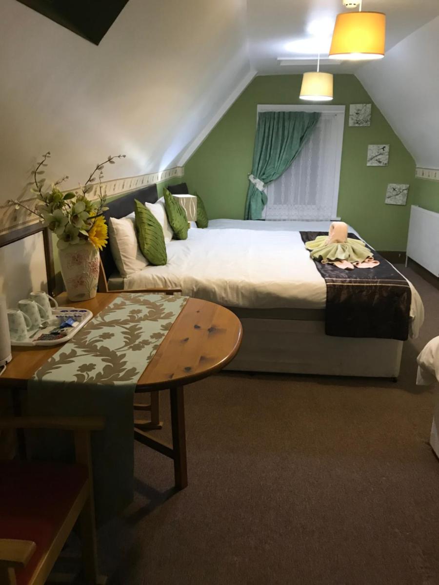 Acorn Lodge Guest House - Free parking - Housity