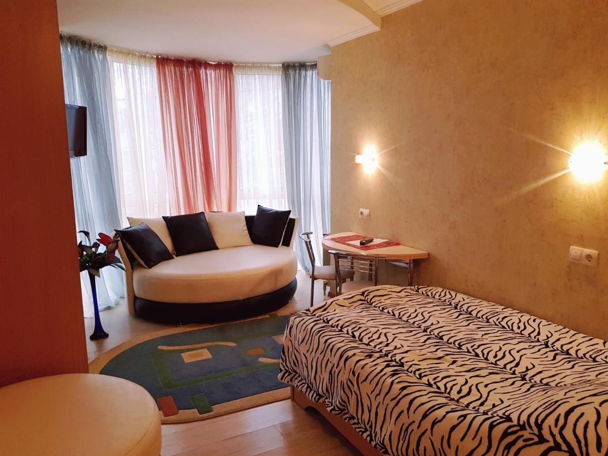 Suitetrails - Hotel Om Shanti