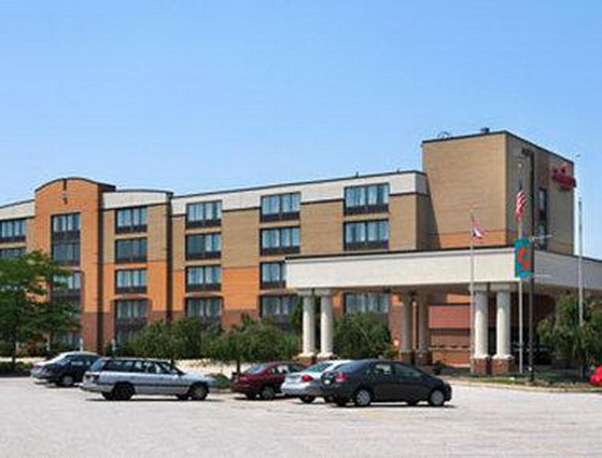 Fairbridge Hotel Cleveland East - Housity