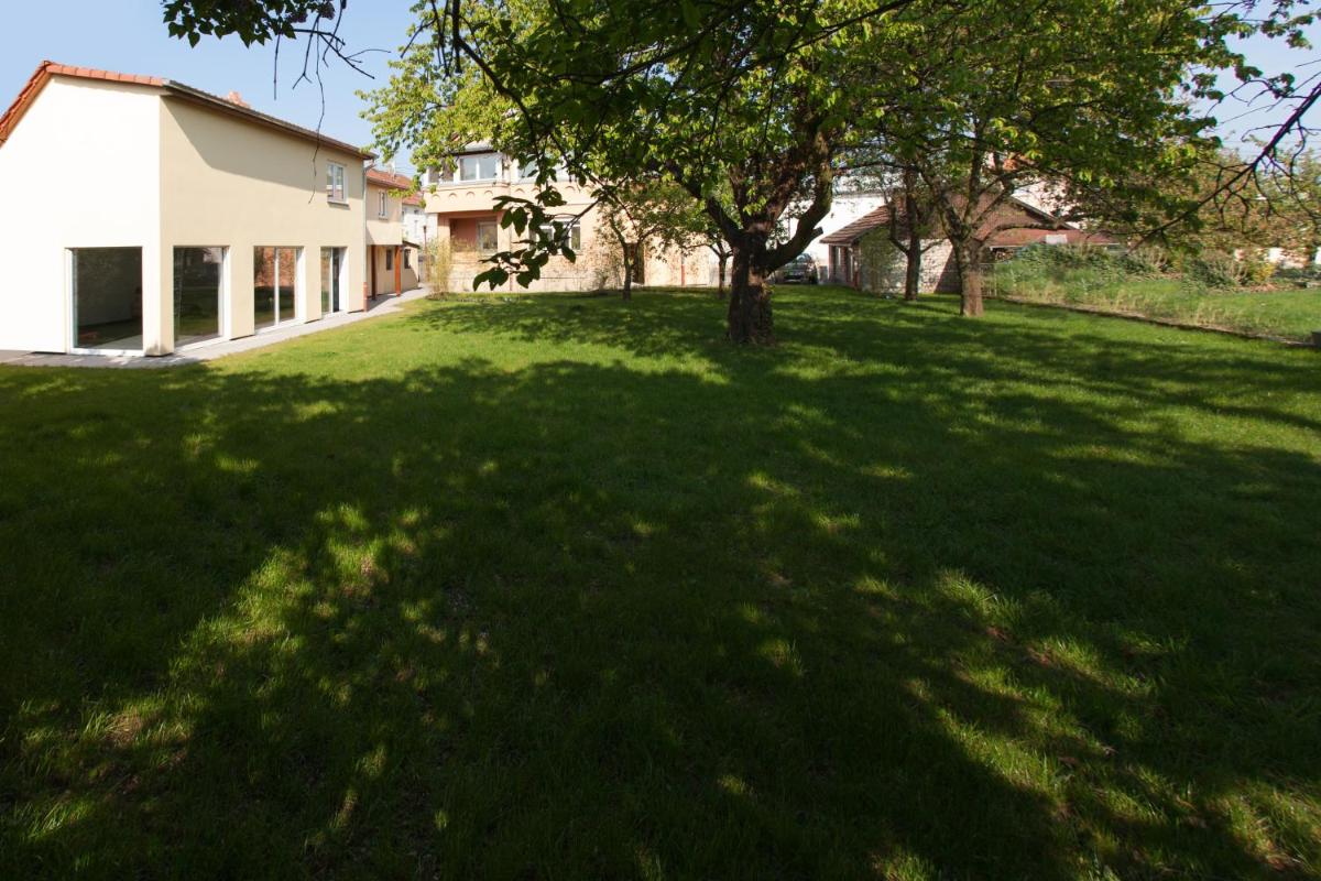 SFK -Maison Moderne-Jardin-Parking-10mn Strasbourg - Housity