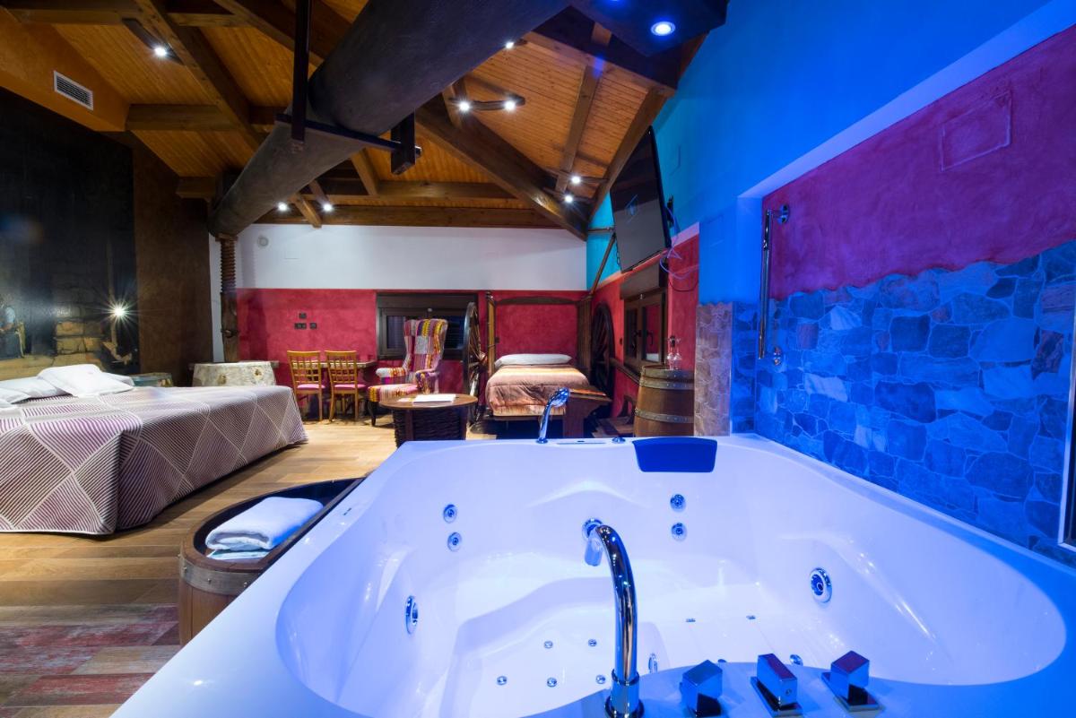Imagen de la galería de Hotel SPA El Lagar de Isilla, en La Vid y Barrios