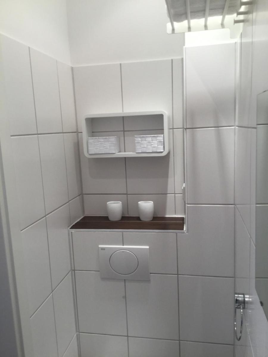 feelgood Apartments - Apartment Chic - Housity