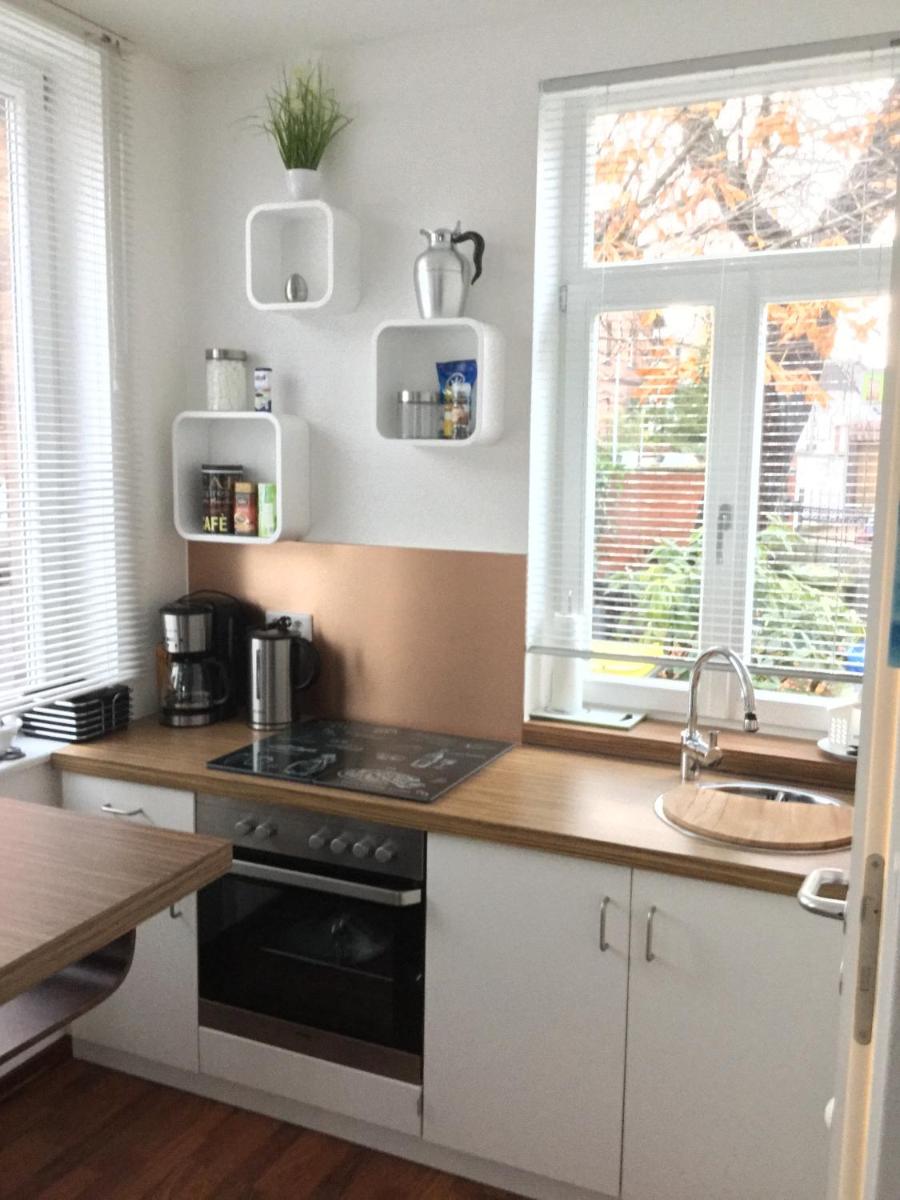 feelgood Apartments - Apartment Chic - Housity
