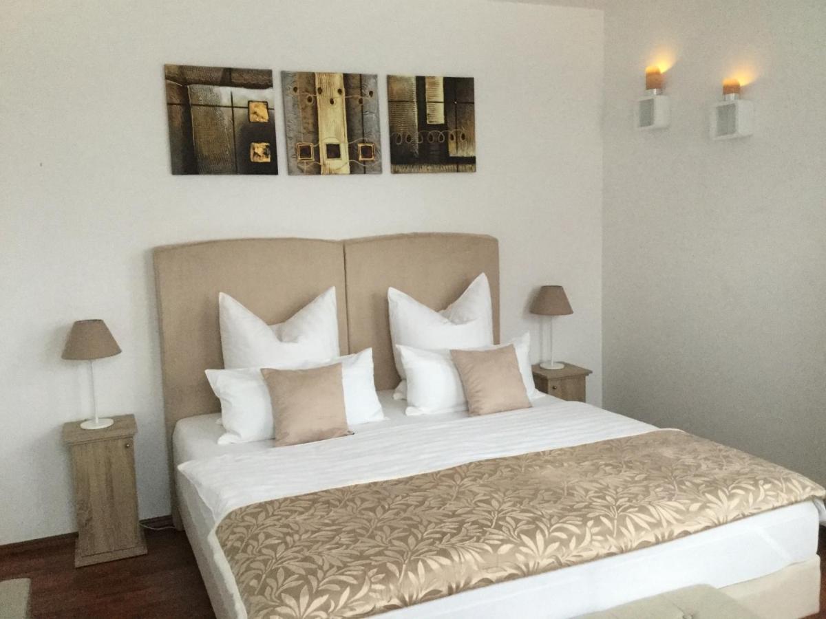 feelgood Apartments - Apartment Chic - Housity