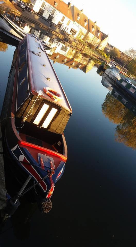 Narrowboat Puzzle - Housity