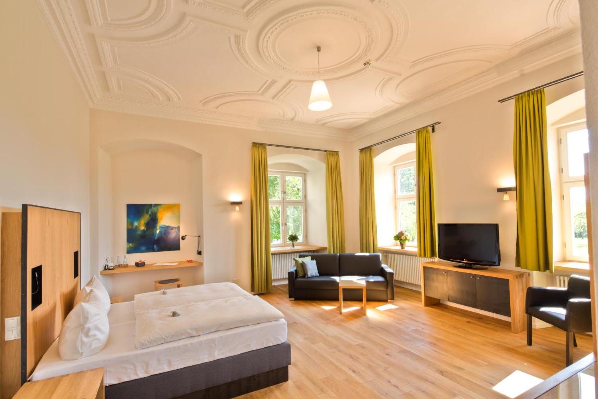 Hotel Kloster Holzen - Housity