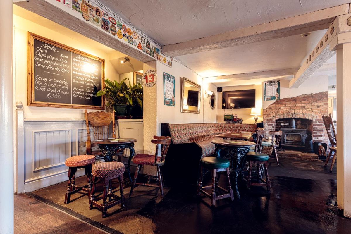 The Lord Nelson - Housity