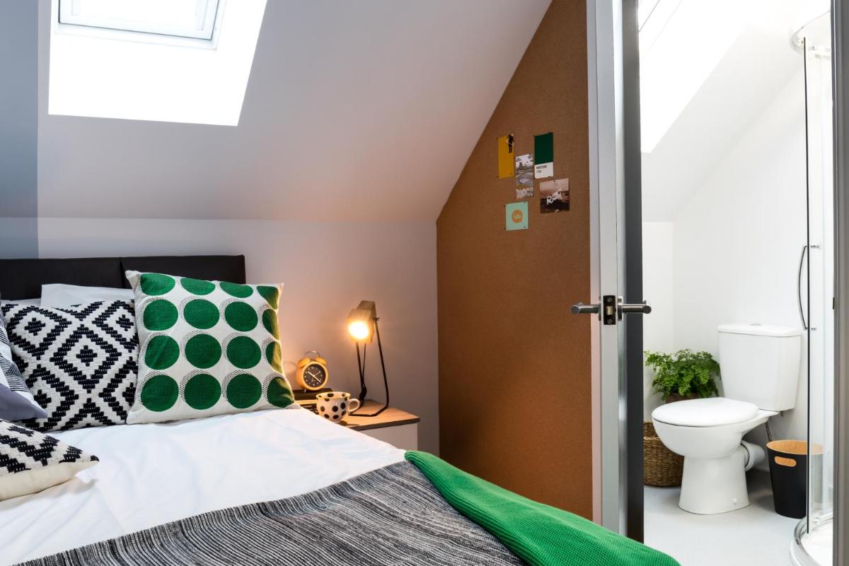 Roseland House - Housity