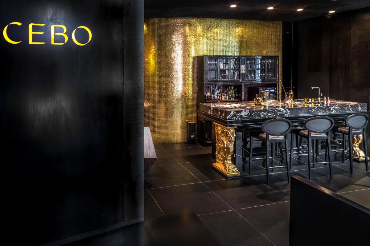 El salón o zona de bar de Hotel Urban, a Small Luxury Hotel of the World