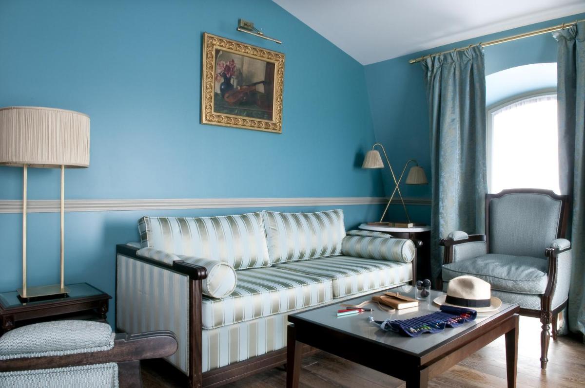 Coin salon dans l'établissement Hôtel de Sèze & Spa Bordeaux Centre