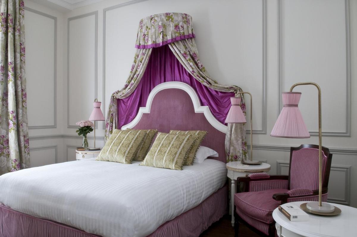 Un ou plusieurs lits dans un hébergement de l'établissement Hôtel de Sèze & Spa Bordeaux Centre