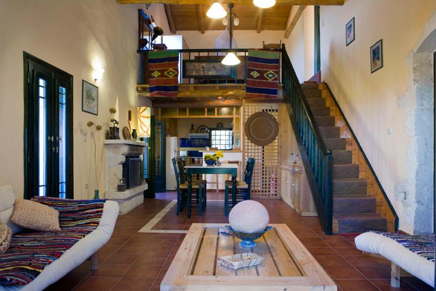 Agathes Traditional Houses - Housity