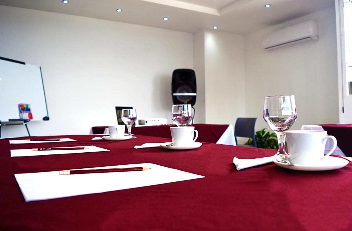 Astro Inn Hotel Express - Housity