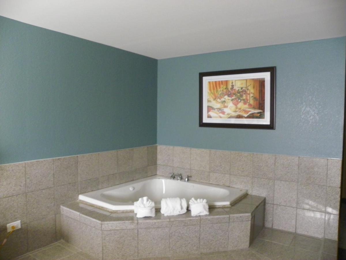 Causeway Bay Hotel - Housity
