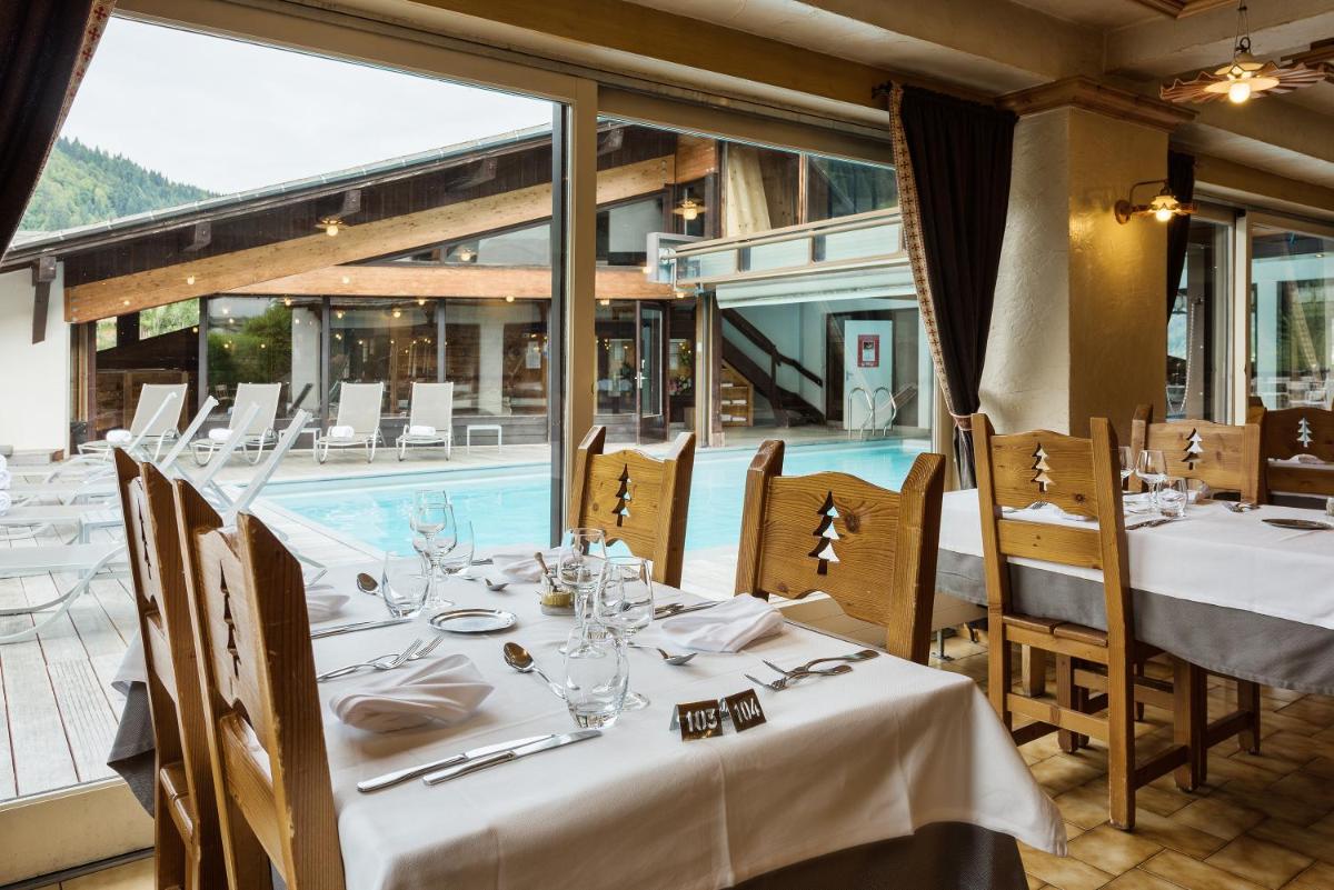 Piscine de l'établissement Hotel le Petit Dru ou située à proximité