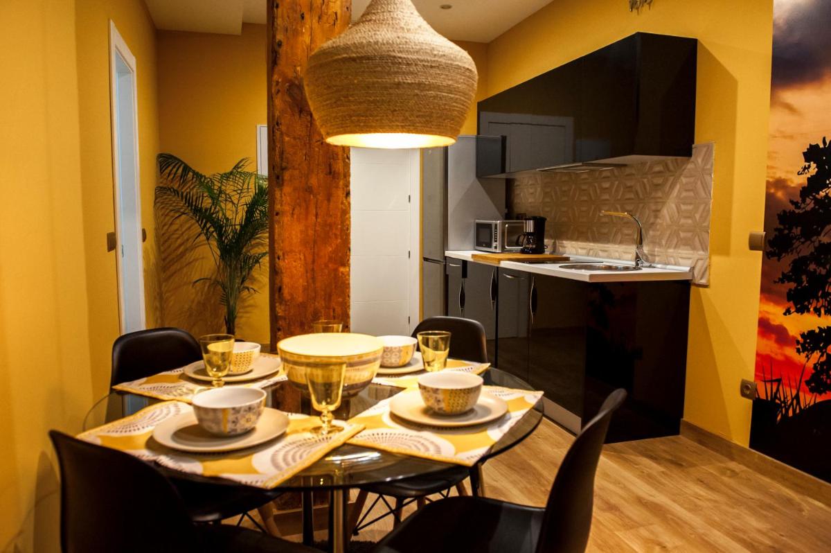 Apartamentos Art Suite Santander - Housity
