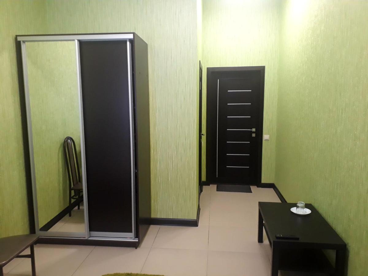 Gostiniy Dvor - Housity