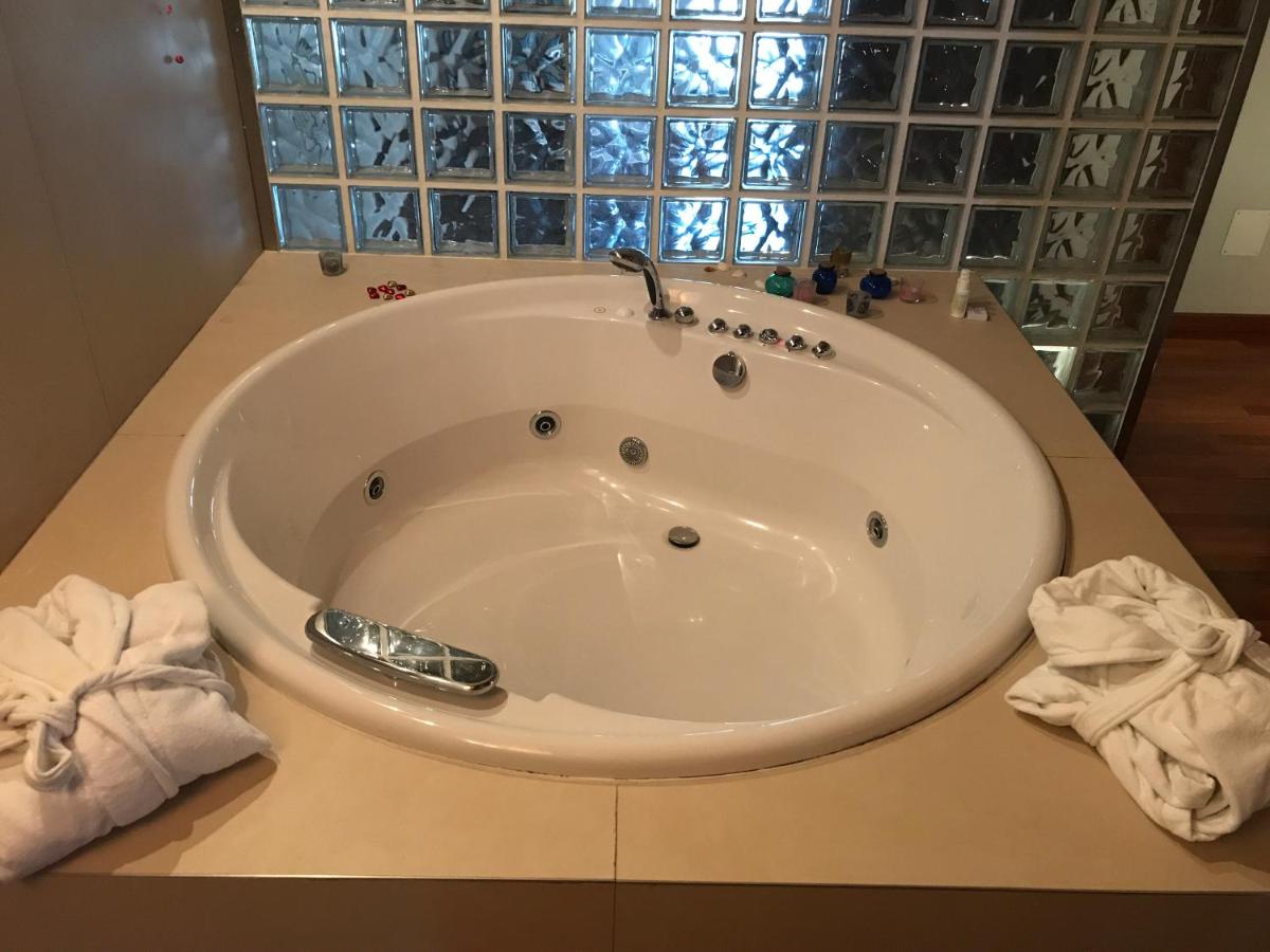 Suitetrails - Parizzi Suites & Studio