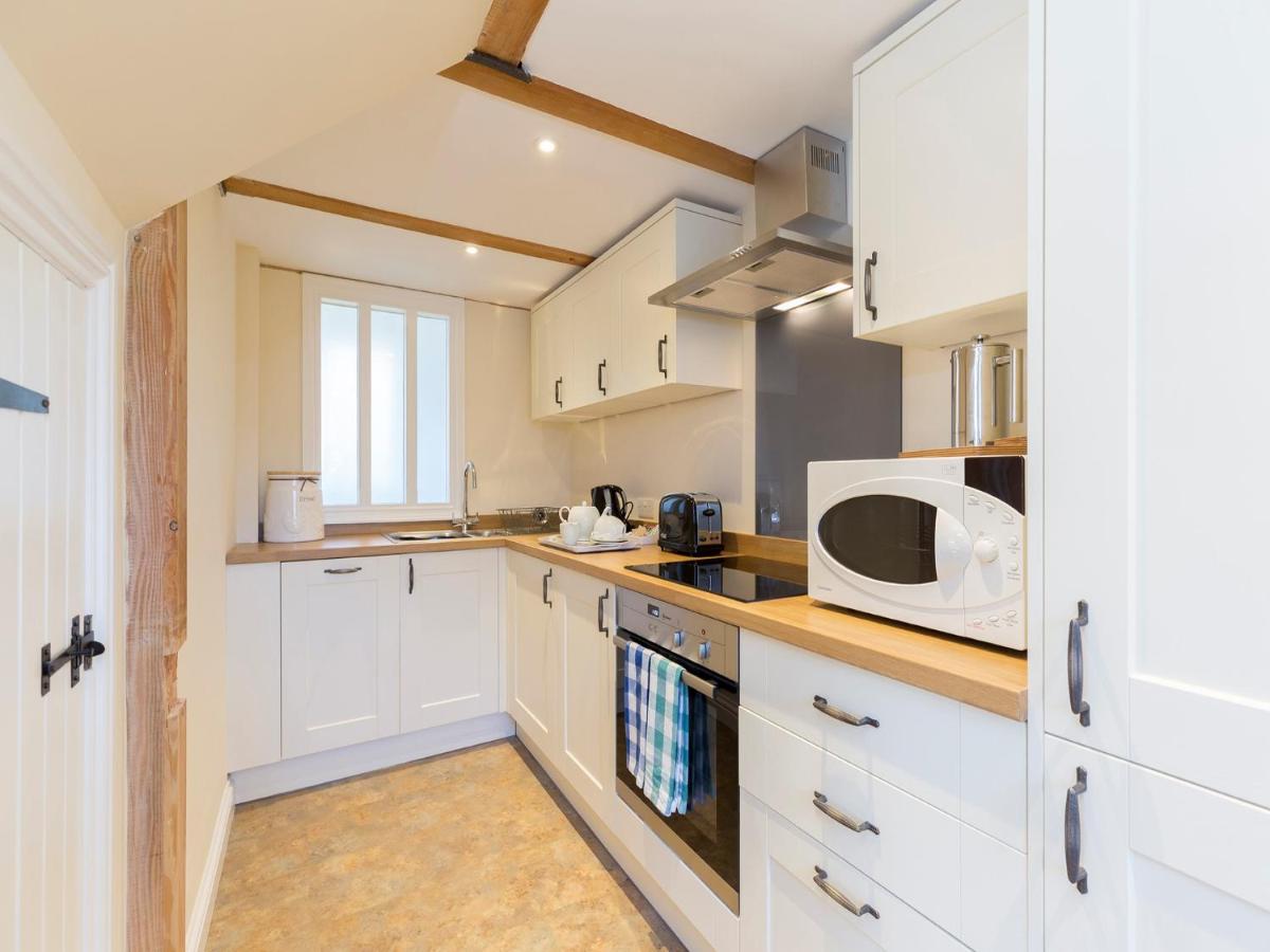 St Kenelm - Housity