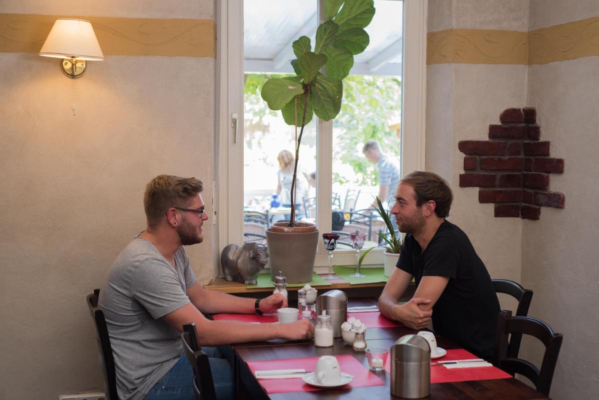 Hotel & Auberge le Journal - Housity