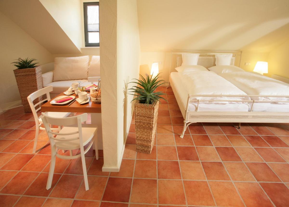 Vinotel Augustin - Housity