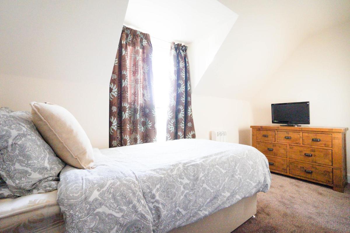 Secluded Two-Bedroom House with patio - Housity