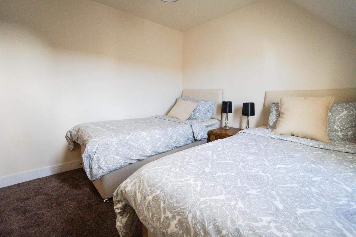 Secluded Two-Bedroom House with patio - Housity