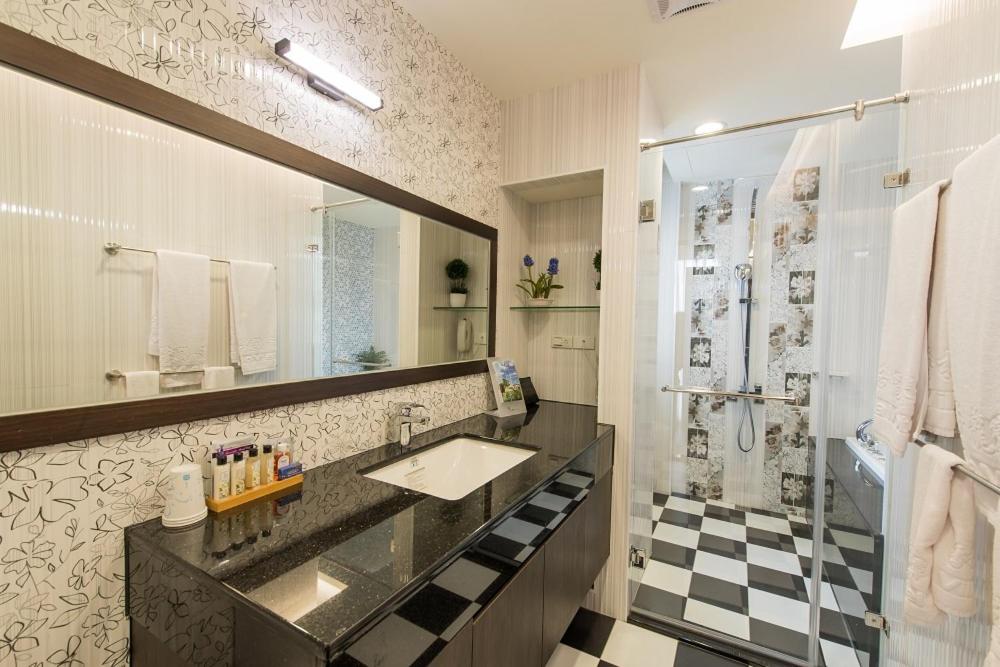 Shangri Longluan Lake One B&B - Housity