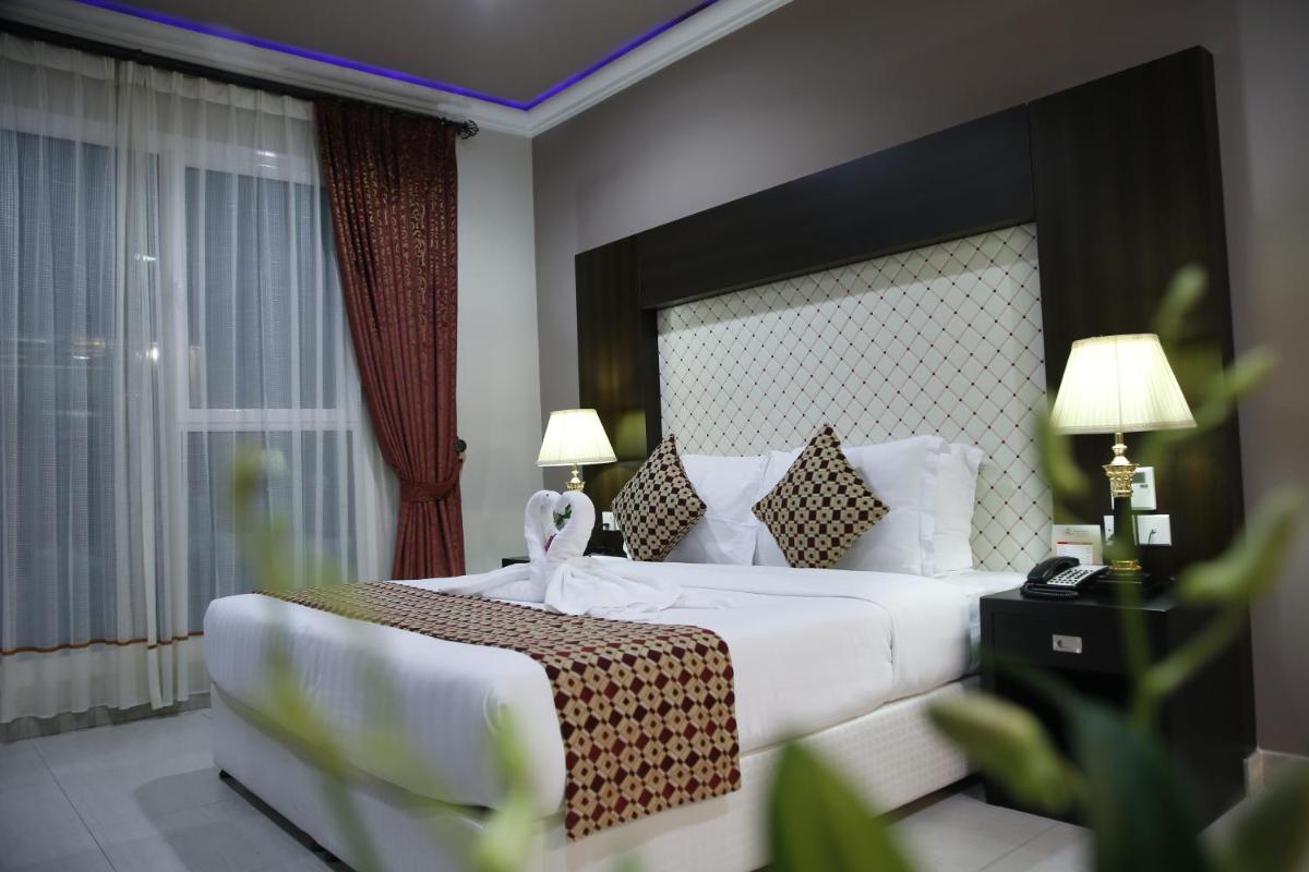 Crystal Palace Hotel - Housity