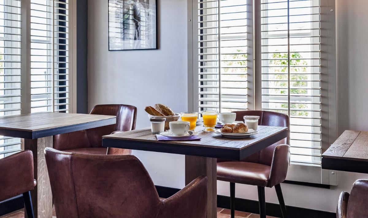 Nourriture dans l'hôtel ou à proximité