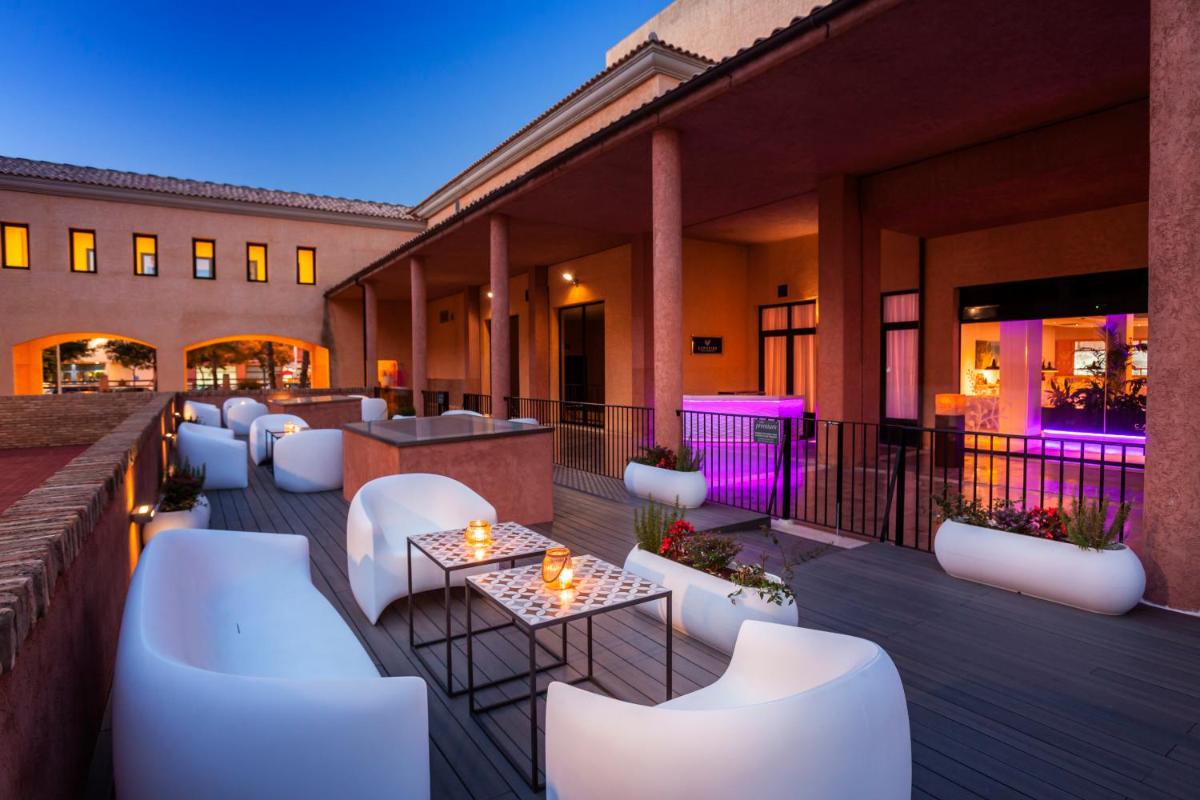Un restaurante o sitio para comer en Barceló Punta Umbría Beach Resort