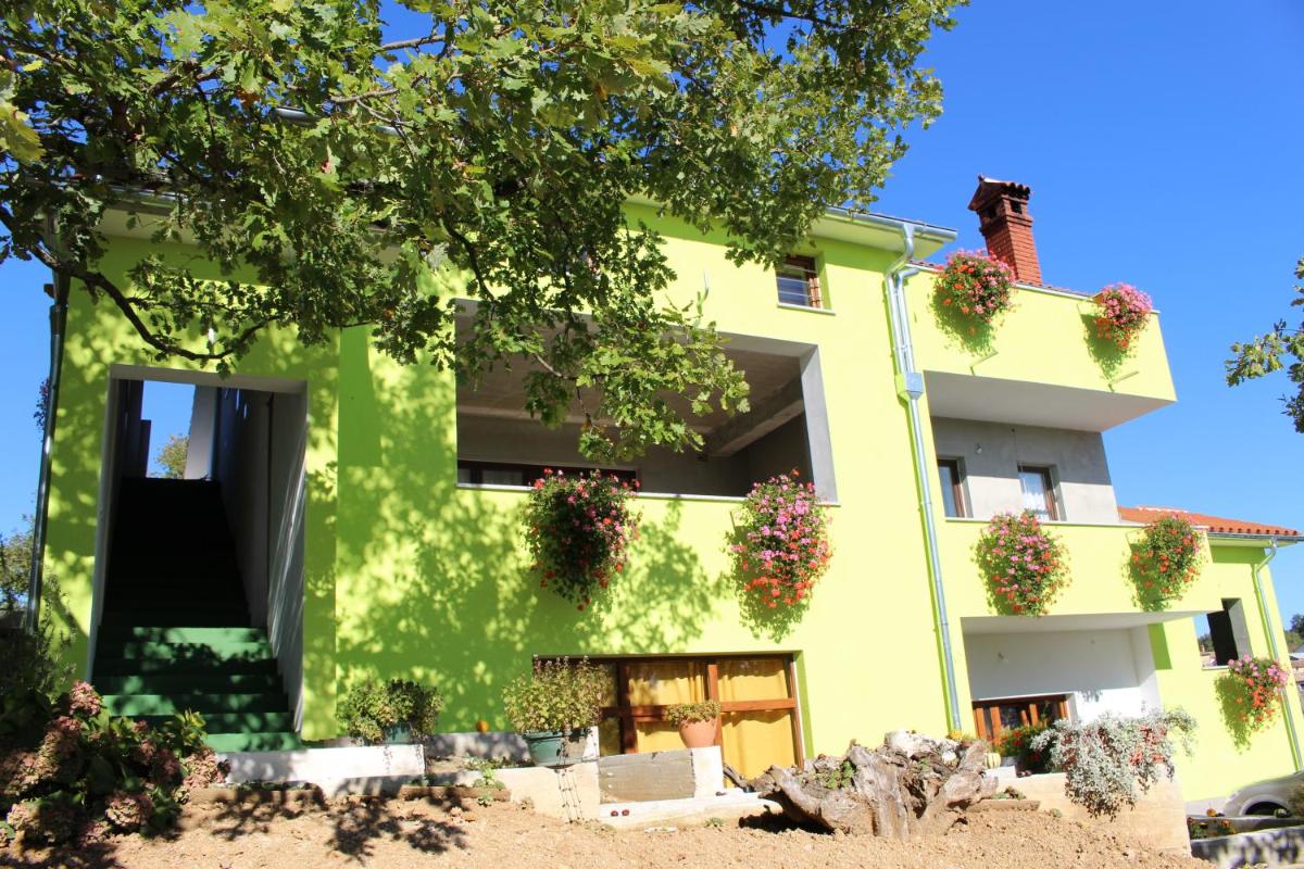 Guesthouse Casetta Verde - Housity