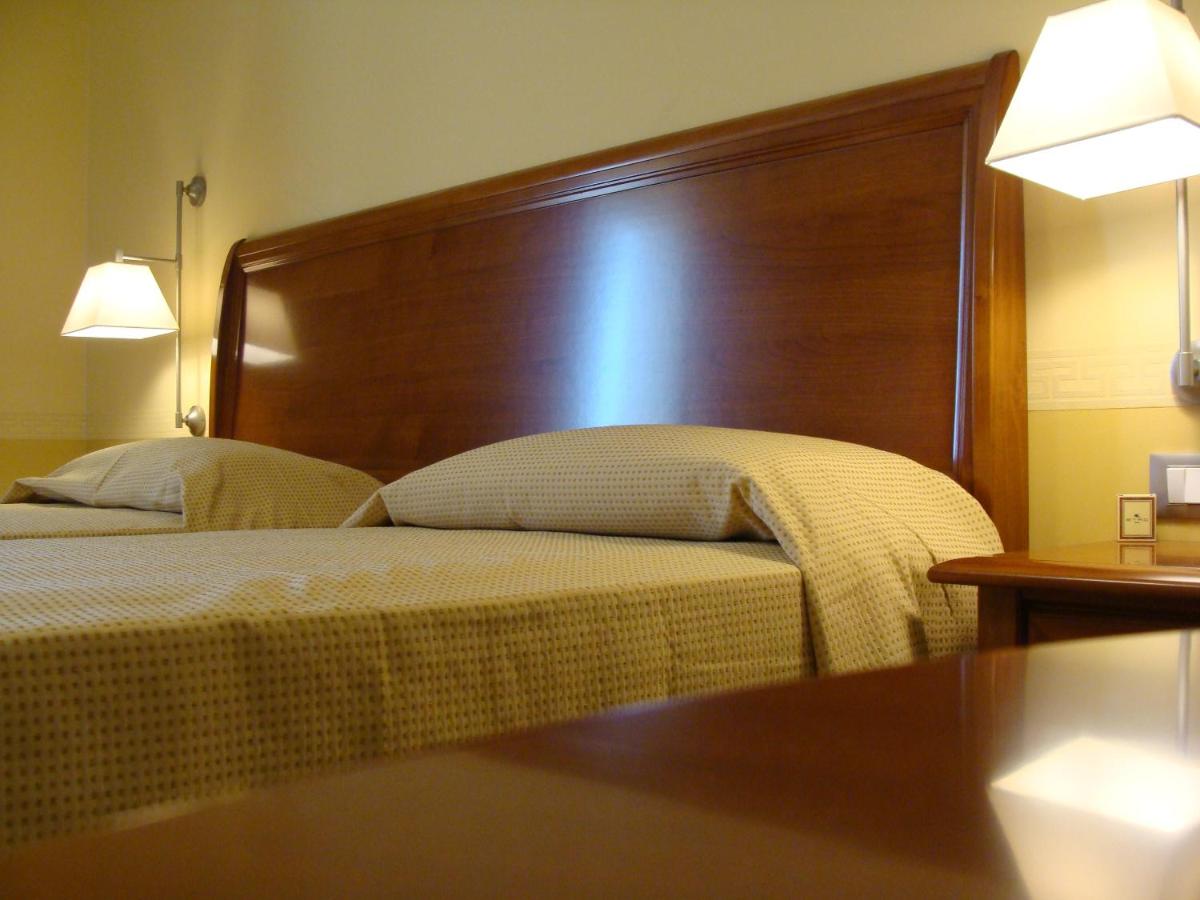 HOTEL L' ANFORA - Housity
