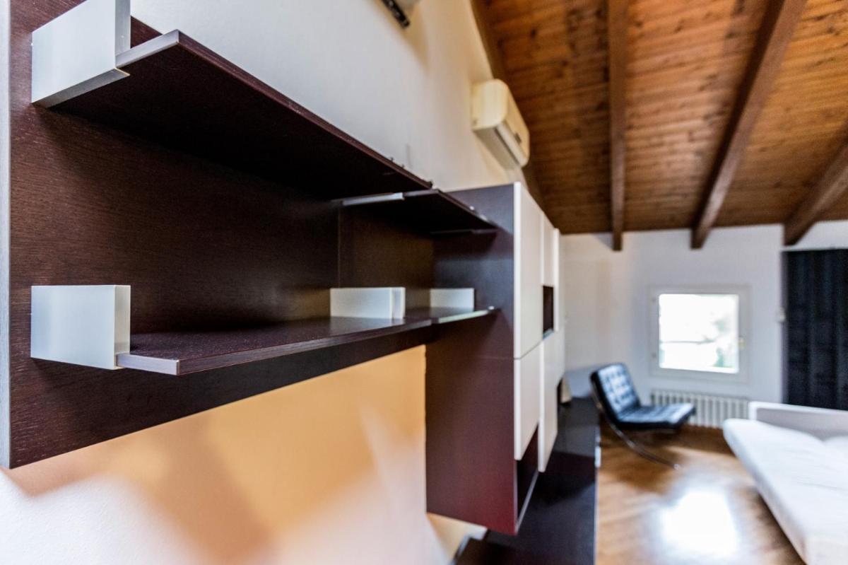 Emilia Levante 2, Bologna by Short Holidays - Housity