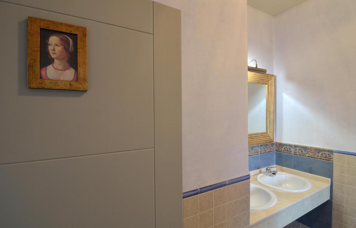 Hotel San Miguel del Valle Amblés - Housity