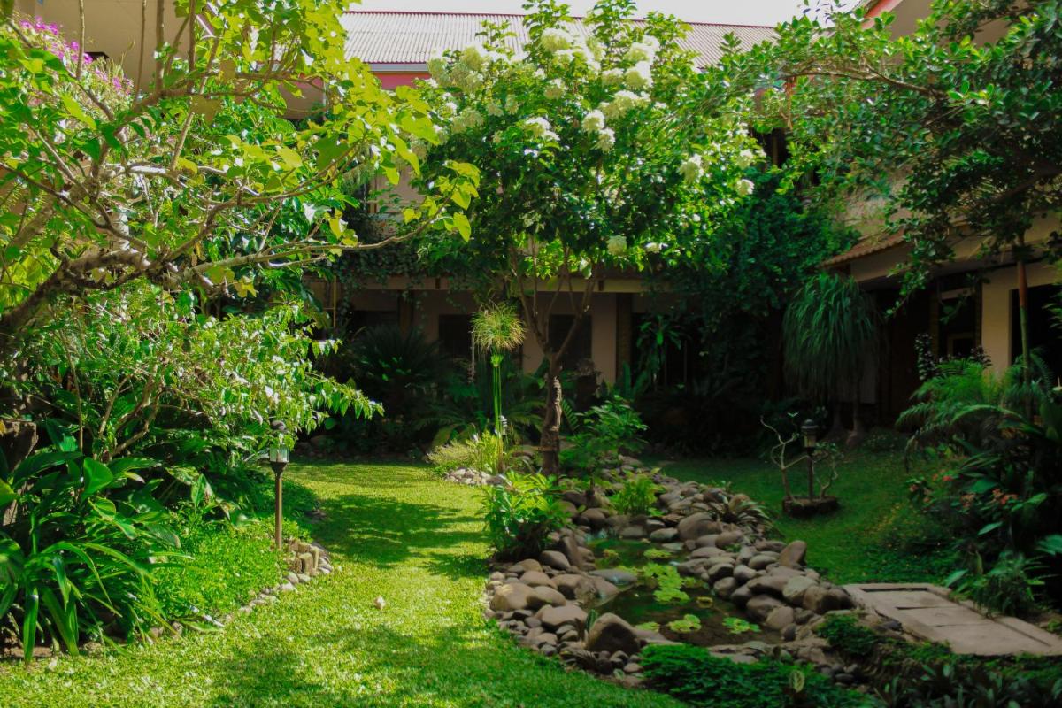 Hotel Indra Toraja - Housity