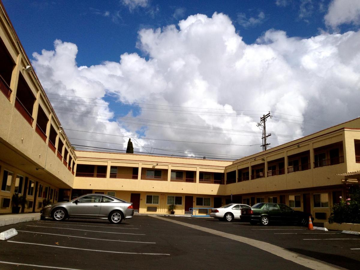 Harvey's Motel SDSU La Mesa San Diego - Housity