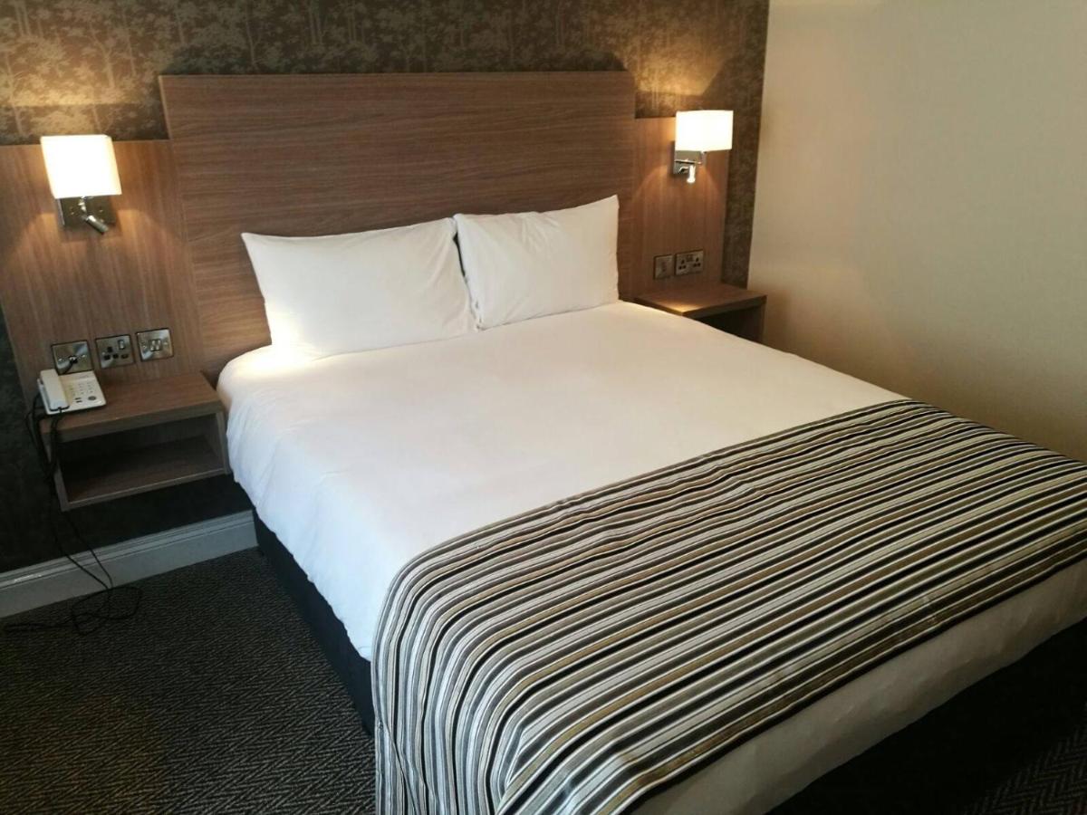 Corr's Corner Hotel - Housity