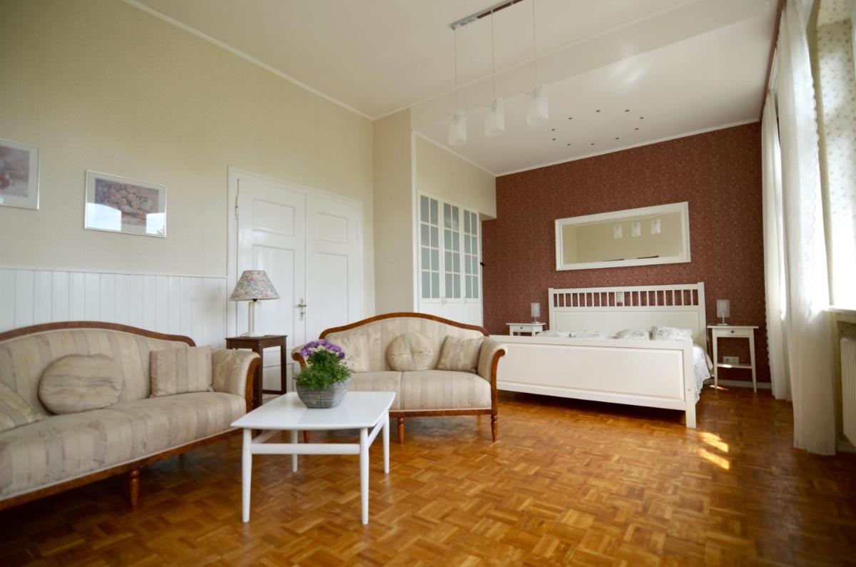 Altes Pfarrhaus Gondershausen - Housity
