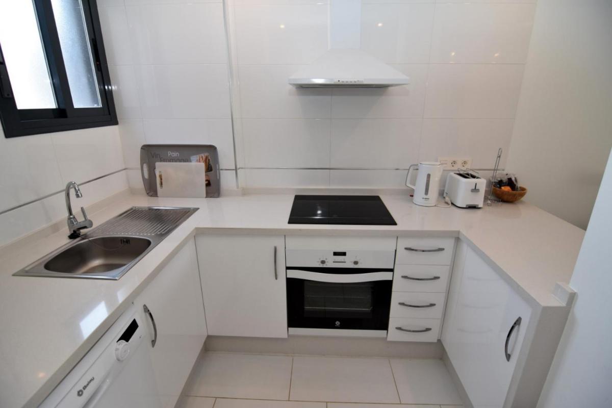 Oasis Beach VI South facing pool view La Zenia - Housity