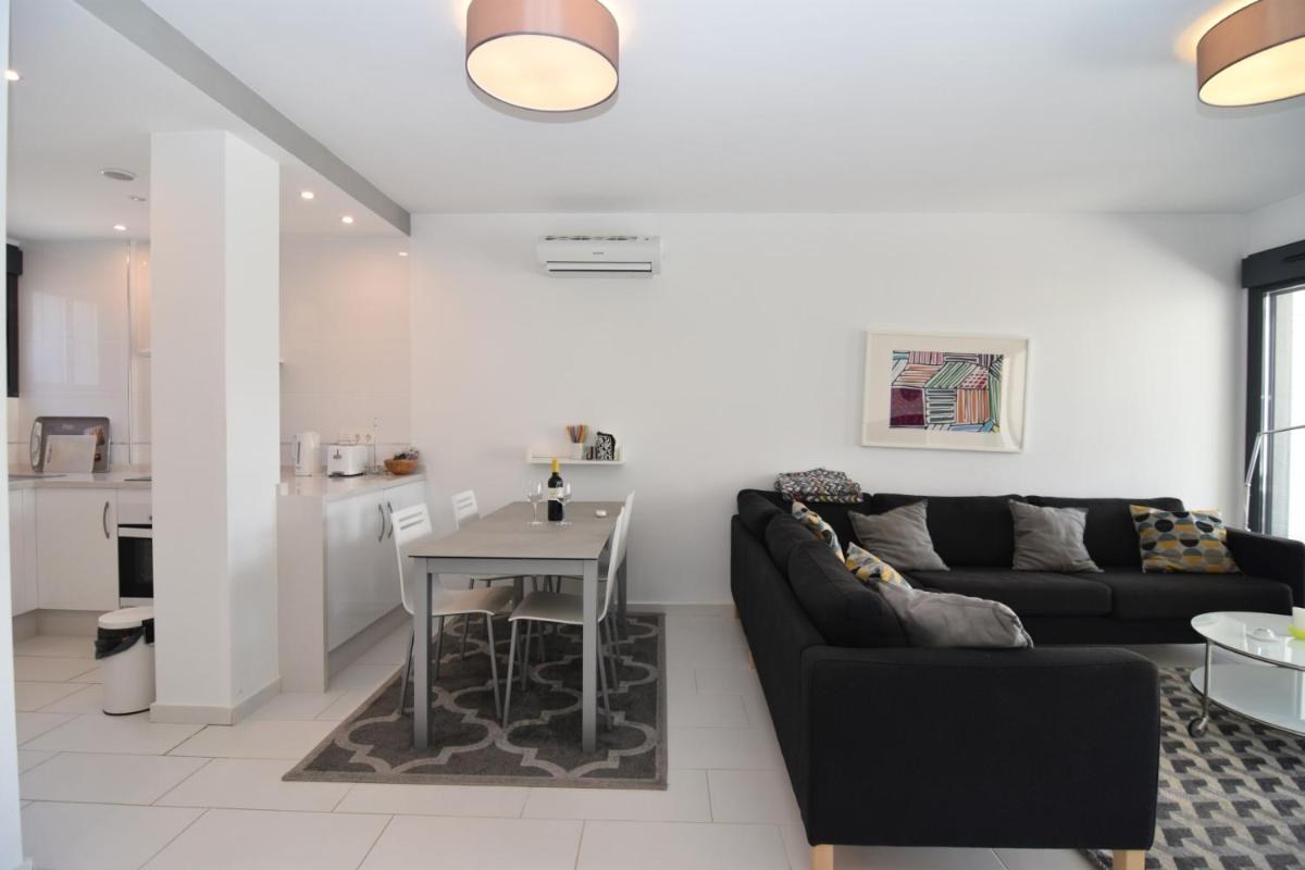 Oasis Beach VI South facing pool view La Zenia - Housity