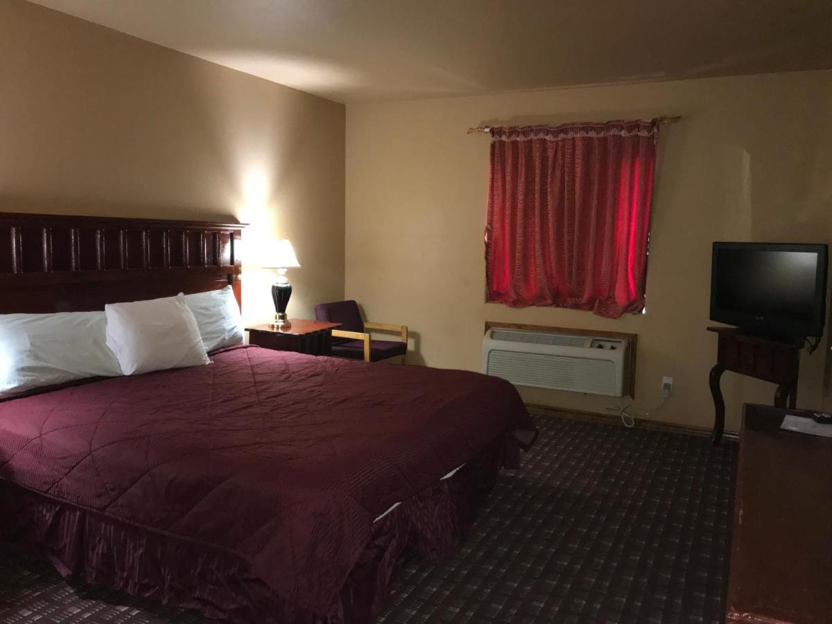 Camino Real Hotel - Housity