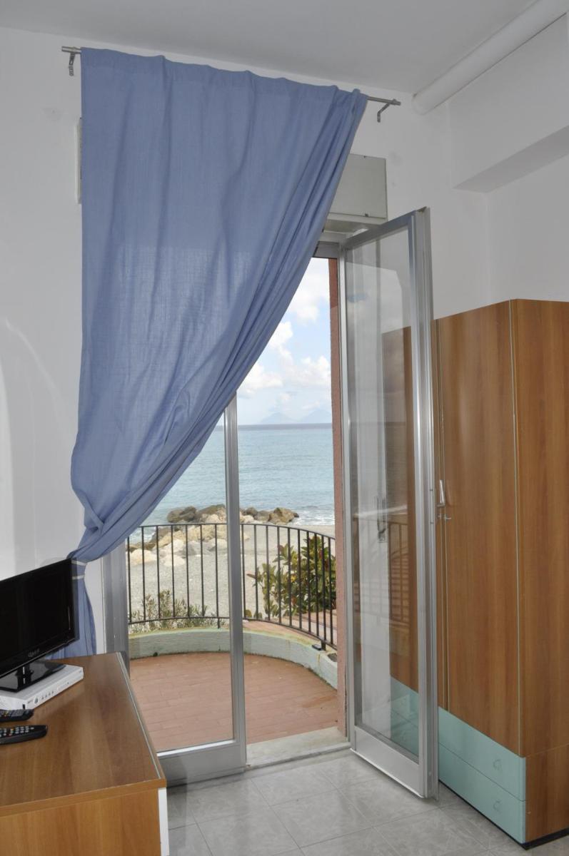 Hotel Ristorante La Scogliera - NUOVA GESTIONE - Housity