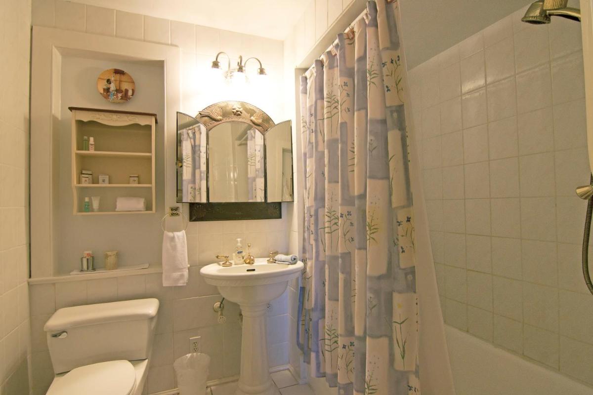 Sabal Palm House Bed and Breakfast - Housity