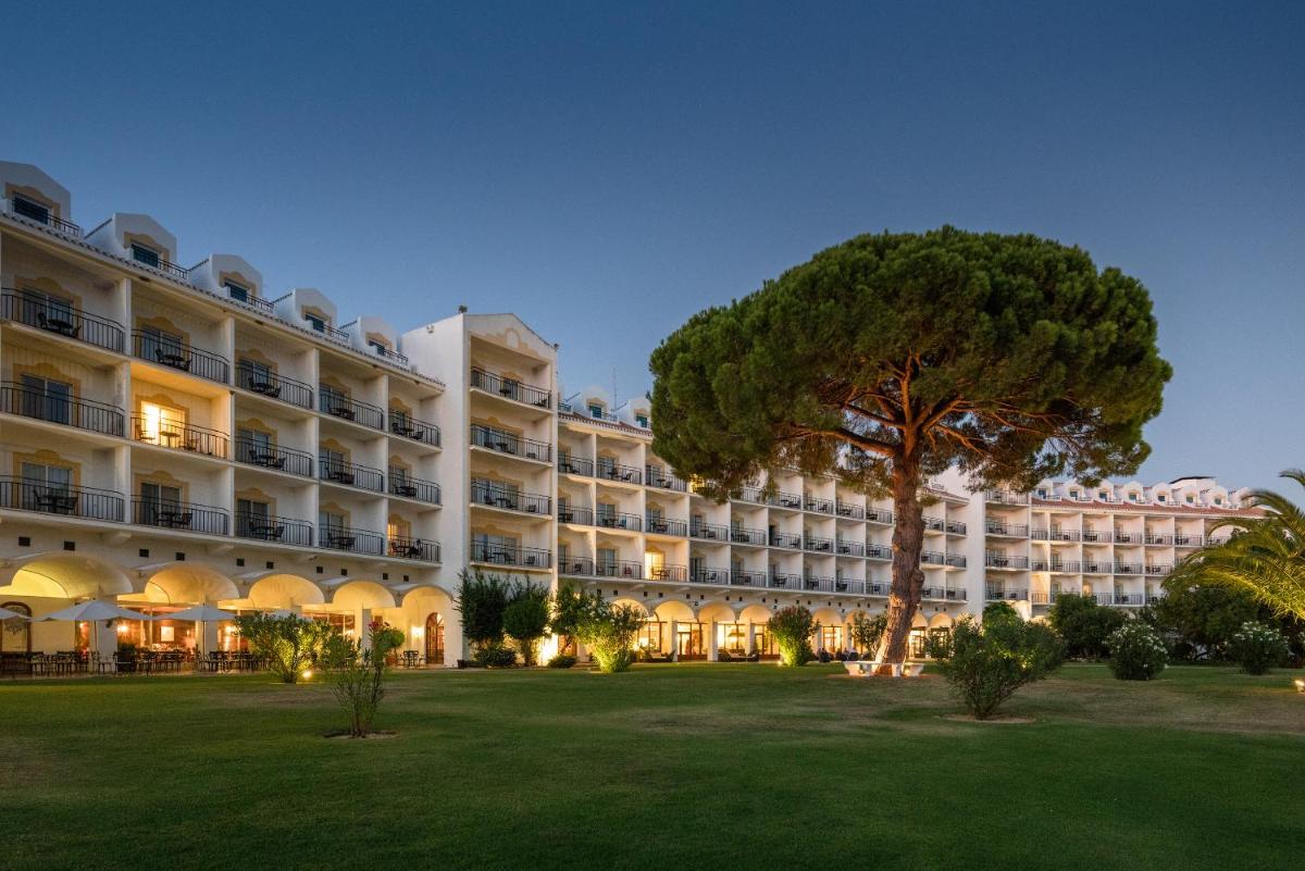 O edifício onde o resort está situado