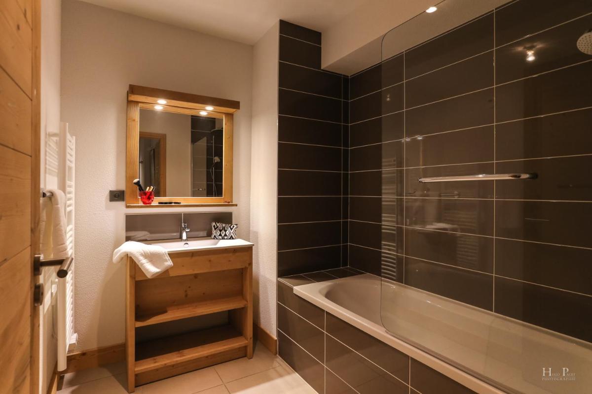 Salle de bains dans l'établissement TERRESENS - Les Fermes du Mont-Blanc