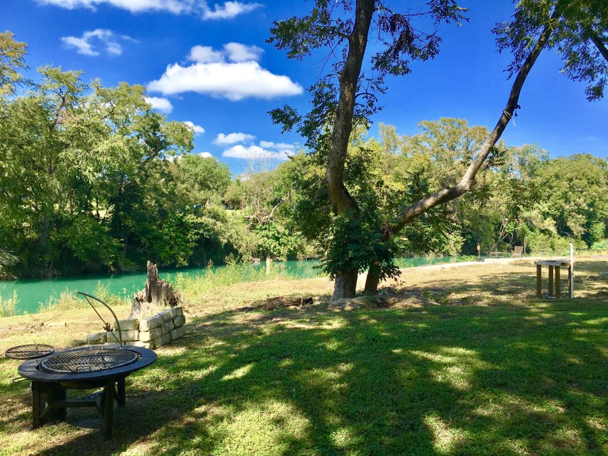 The River House - Housity