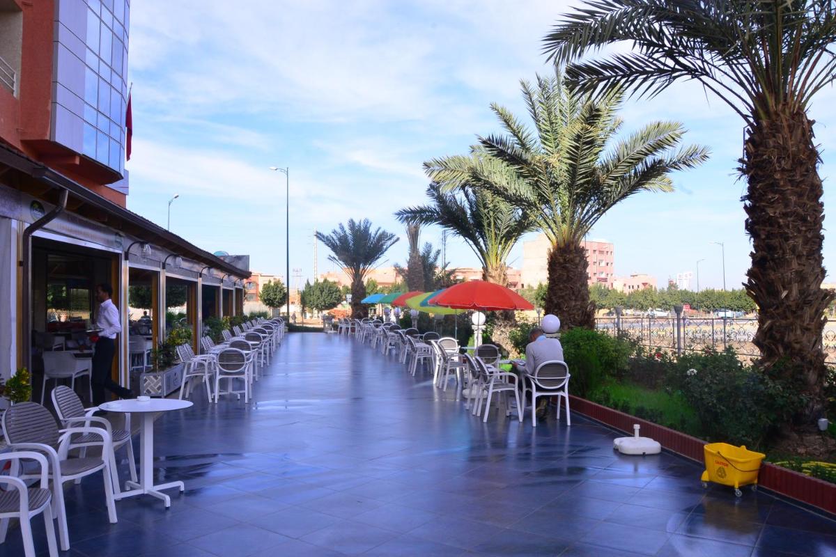 Suitetrails - Hôtel Hadaik Ain Asserdoune